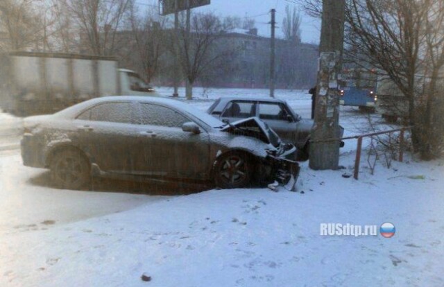 В Волгограде 15-летняя школьница угнала автомобиль и попала в ДТП 