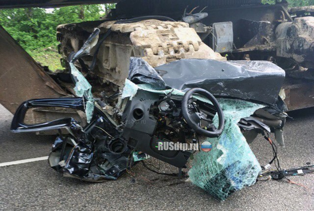 «Renault» разорвало на части в результате ДТП на трассе «Орел-Брянск» 