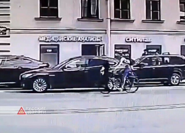 Сразу две велосипедистки попали в ДТП в Санкт-Петербурге