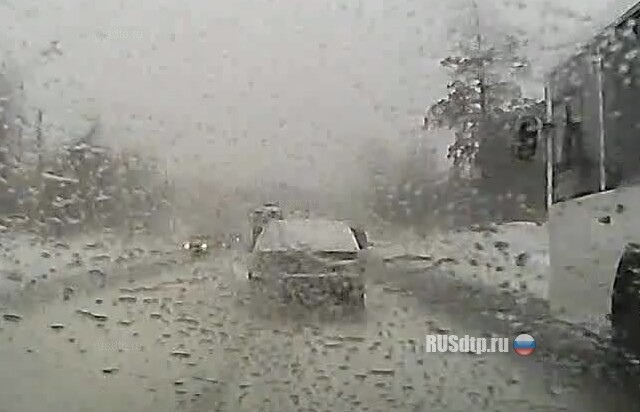 Влетел в стоящего 