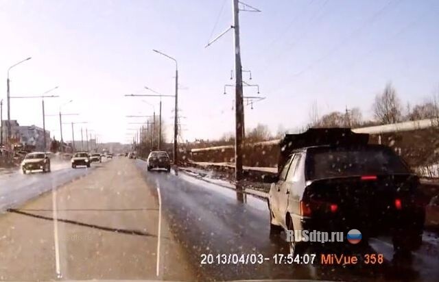 Открылся капот при виде ДПС 