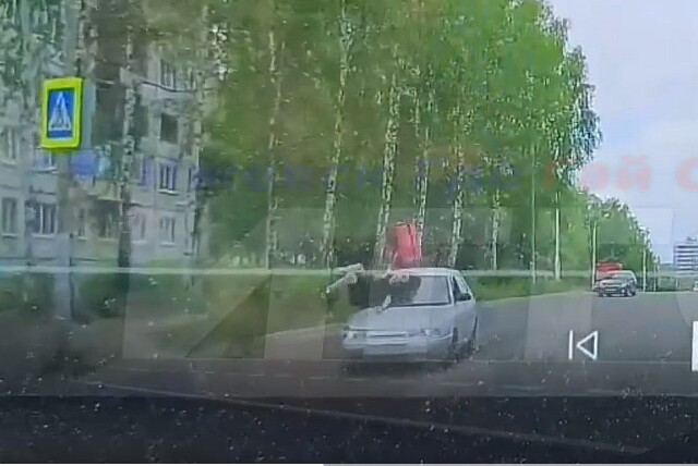 Легковой автомобиль сбил велосипедиста в Ижевске 