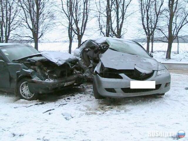 На Харьковщине в ДТП с Volvo и Mazda 6 погиб человек 