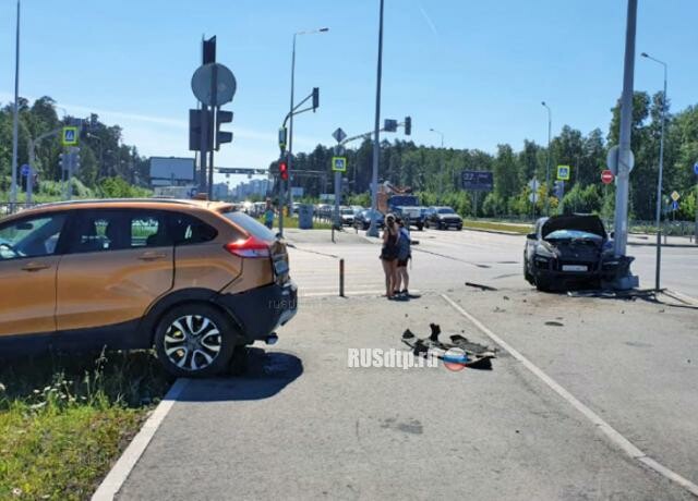 В Екатеринбурге в ДТП пострадали женщина и ребенок 