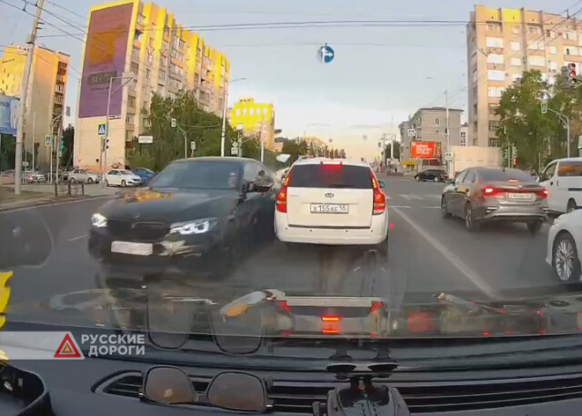 BMW скрылся с места ДТП в Омске 