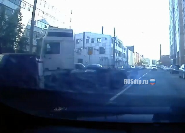 Пешеход перебежал дорогу (с)