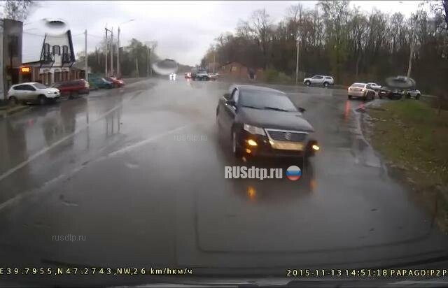 В Ростове водитель уходил от погони и попал в ДТП