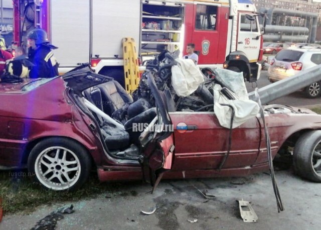 В Петербурге во время «гонок» разбился стритрейсер на BMW 