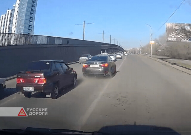 Разборки на дороге в Воронеже привели к ДТП