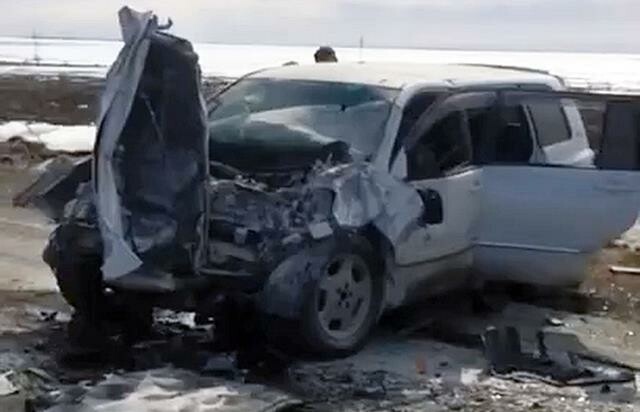 В Амурской области в ДТП с участием грузовика и легковушки погибли 4 человека 