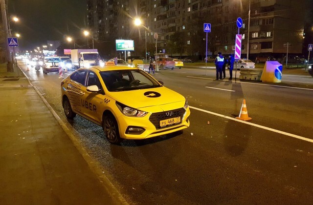 Таксист сбил женщину с двумя детьми на Балаклавском проспекте в Москве 