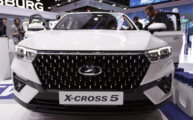 «АвтоВАЗ» представил кроссовер Lada X-Cross 5 