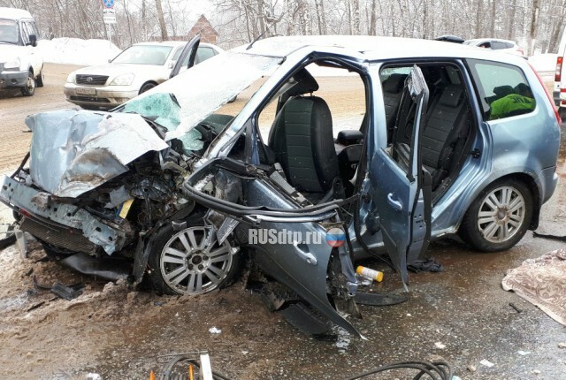 Один человек погиб и четверо пострадали в ДТП с участием автобуса в Новомосковске 