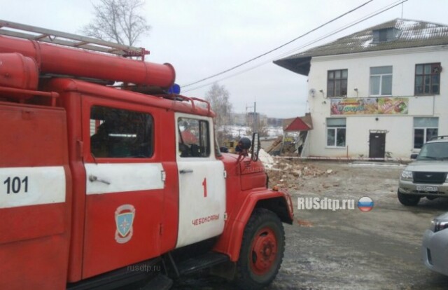 В Чебоксарах регистратор заснял обрушение здания 