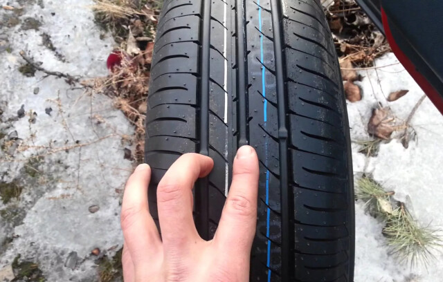 Цветные полосы и метки на шинах автомобиля: что они означают? 