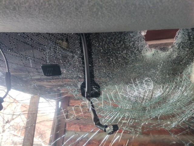 «Подарок» на День Рождения: швеллер пробил лобовое стекло автомобиля под Иркутском 