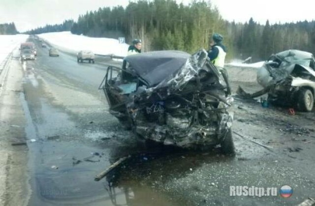 В Перми в лобовом столкновении ВАЗов погибли оба водителя 