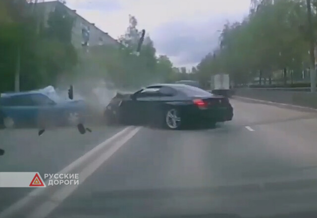 В Нижнем Новгороде лихач на BMW врезался в «Хонду» 