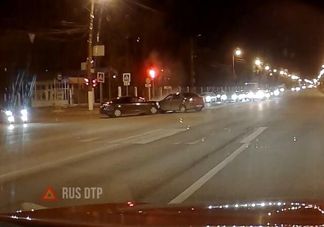 ДТП на перекрестке Орджоникидзе и Склизкова в Твери