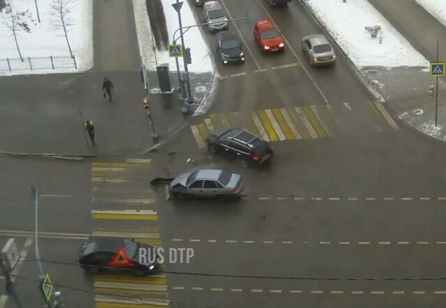 ДТП на перекрестке в Москве