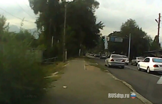 Облетел пробку 