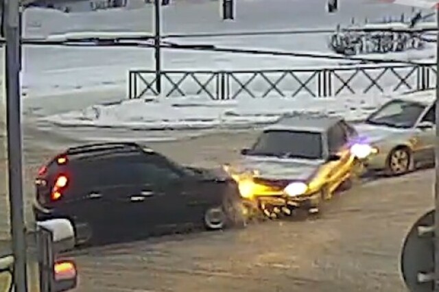 Очередная авария произошла на перекрестке в Рыбинске 