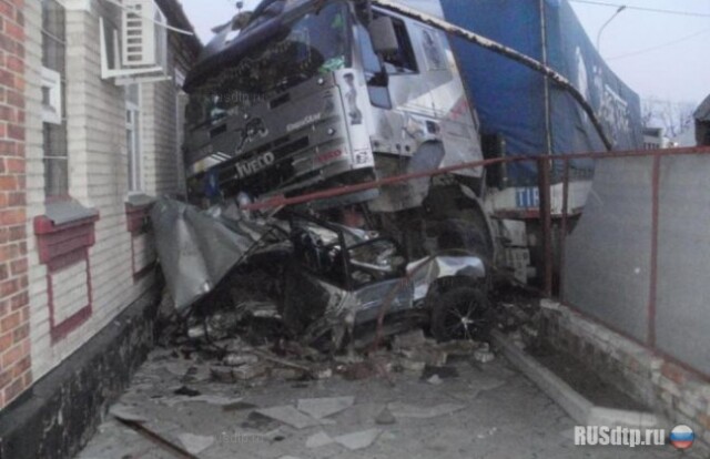 Беременная девушка и парень погибли в ужасном ДТП 