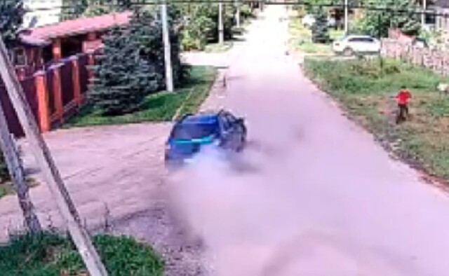 В Казани пьяный водитель снёс столб и на несколько часов лишил жителей электричества