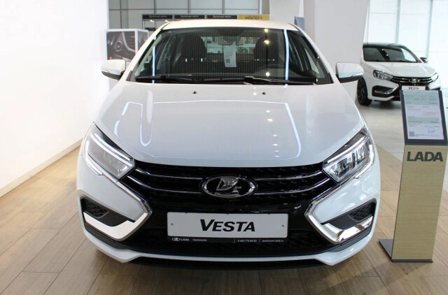 «АвтоВАЗ» объявил о больших скидках на автомобили Lada Vesta 