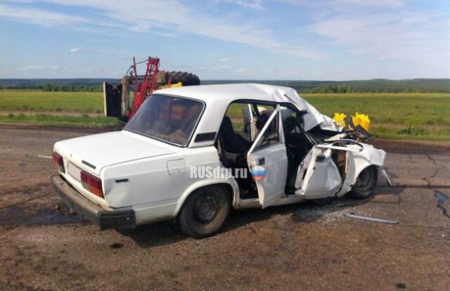 Трактор и «Жигули» столкнулись в Пензенской области 