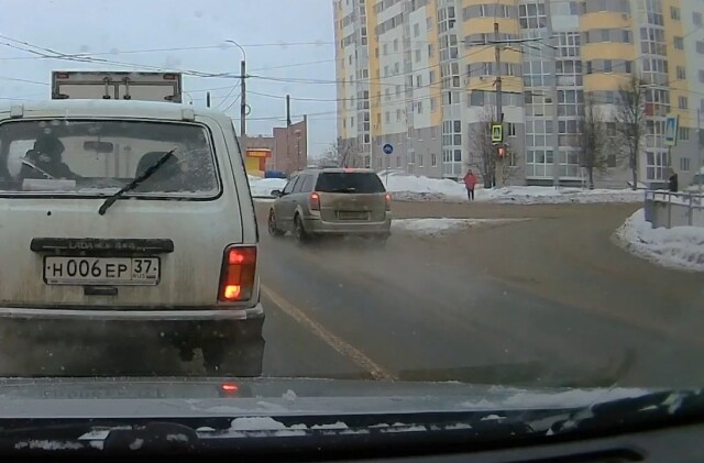 ДТП на перекрестке в Иванове: один двигался на желтый, а другой завершал маневр