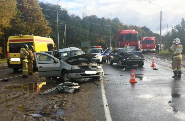 На трассе «Орел — Смоленск» по вине автоледи погиб пассажир \»Логана\» 