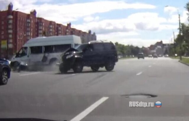 Пьяный на Форде влетел в Патриот 