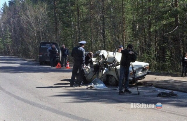 В Северодвинске ВАЗ-2106 столкнулся с автобусом 