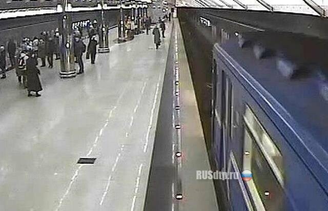В Екатеринбурге студент прыгнул под поезд