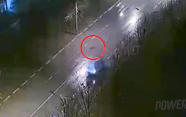 В Волжском пешеход переходил дорогу в неположенном месте и попал под колеса автомобиля