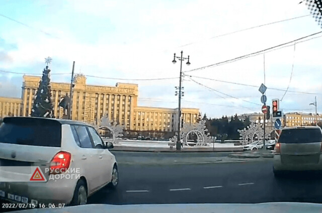 Водитель «Шкоды» скрылся с места ДТП в Петербурге