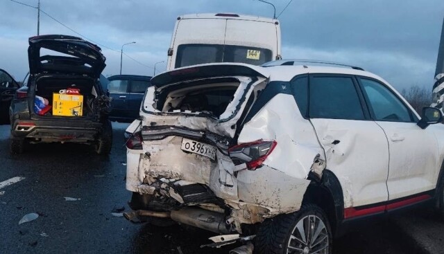 Массовое ДТП произошло на трассе М-8 «Холмогоры» под Архангельском 