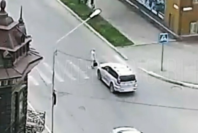 Внедорожник сбил пешехода в Бийске
