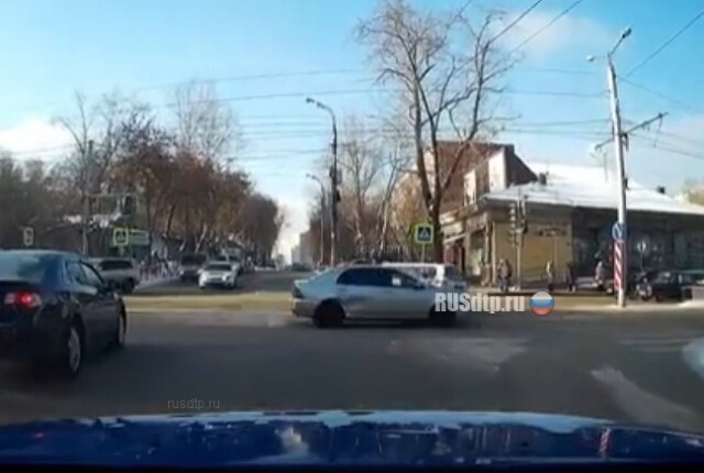На перекрестке