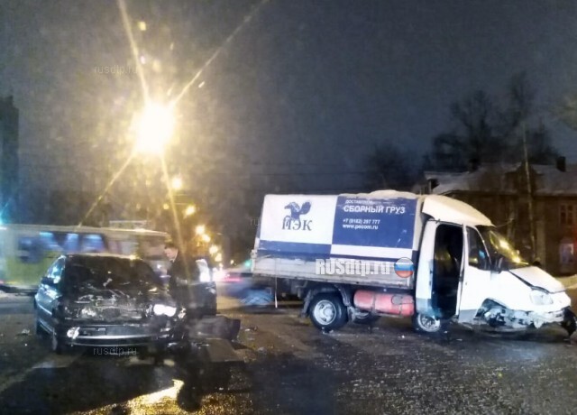 В Архангельске мужчина угнал «Газель», попал в ДТП и сбежал. ВИДЕО 