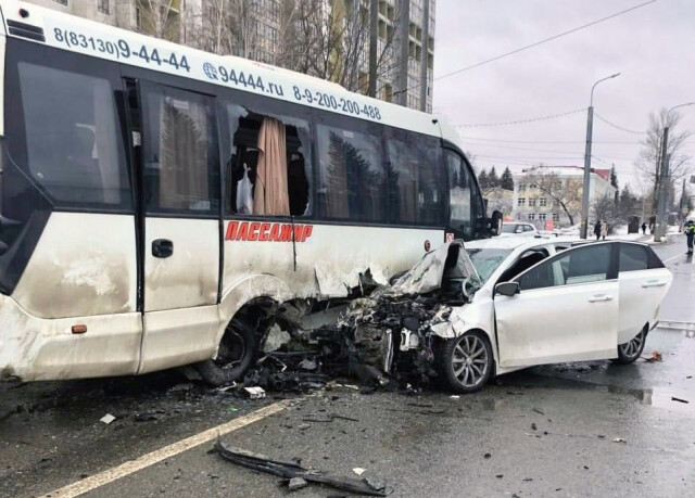 Автобус с детьми попал в ДТП в Пензе: погибли мужчина и ребенок 