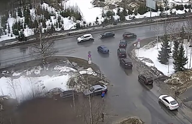 Водитель автомобиля скрылся с места ДТП в Петрозаводске 