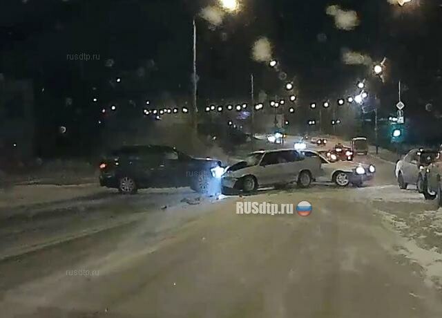 Видео лобового столкновения в Томске