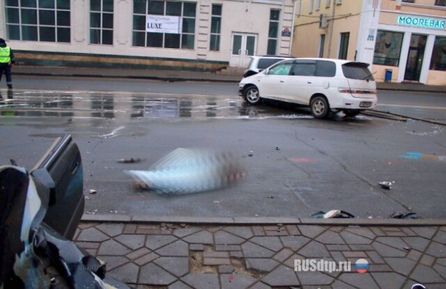Во Владивостоке пьяная компания попала в смертельное ДТП 