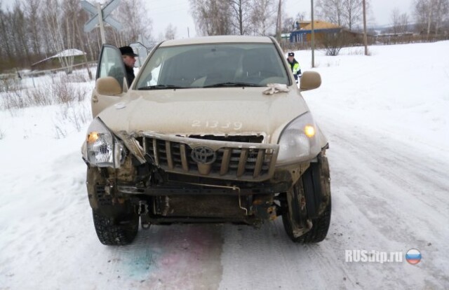 «Toyota Land Cruiser» и поезд столкнулись в Нижегородской области 