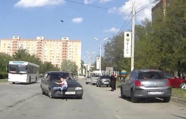 Ребенок попал под колеса автомобиля в Волгодонске
