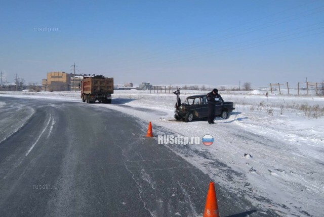 Мужчина погиб в ДТП с участием ВАЗ-2106 и грузовика в Орске 