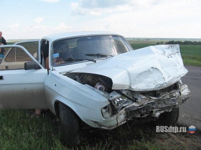Под Омском «Волга» протаранила на встречке «SsangYong» 