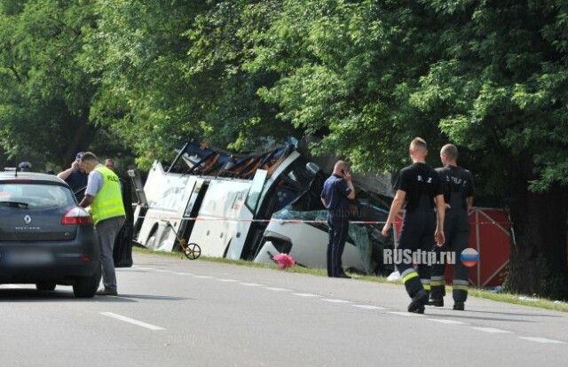 6 человек погибли в ДТП с участием автобуса в Польше 